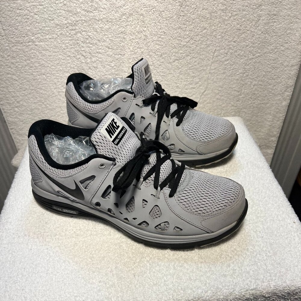 Nike Dual Fusion Run 2 Men SZ 11.5 Grey Black Athletic Trainer Shoes 599541-026